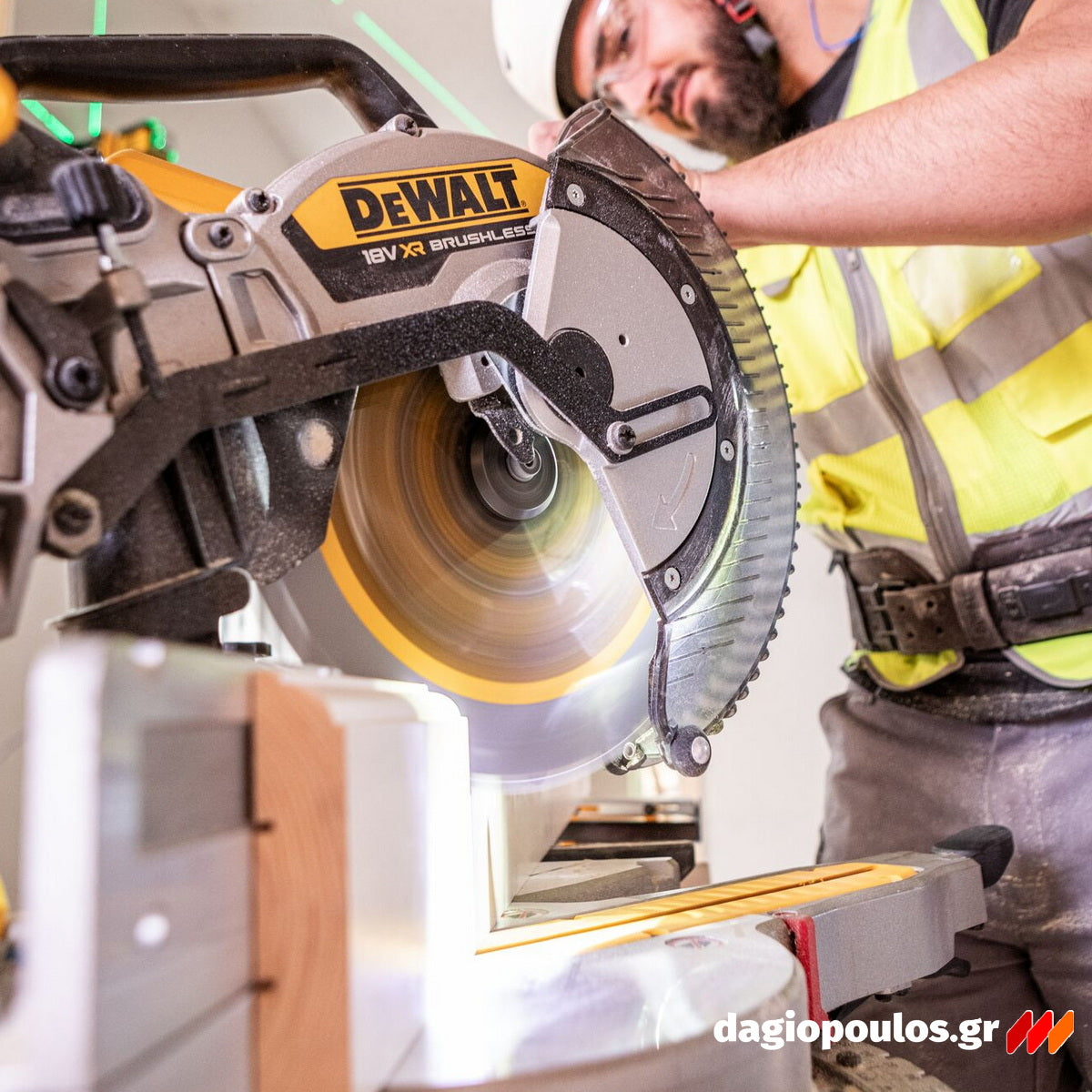 DeWalt DCS782N-XJ Brushless Φαλτσοπρίονο Πάγκου Συρόμενο (Radial) Μπαταρίας 18V XR FLEXVOLT 305mm SOLO