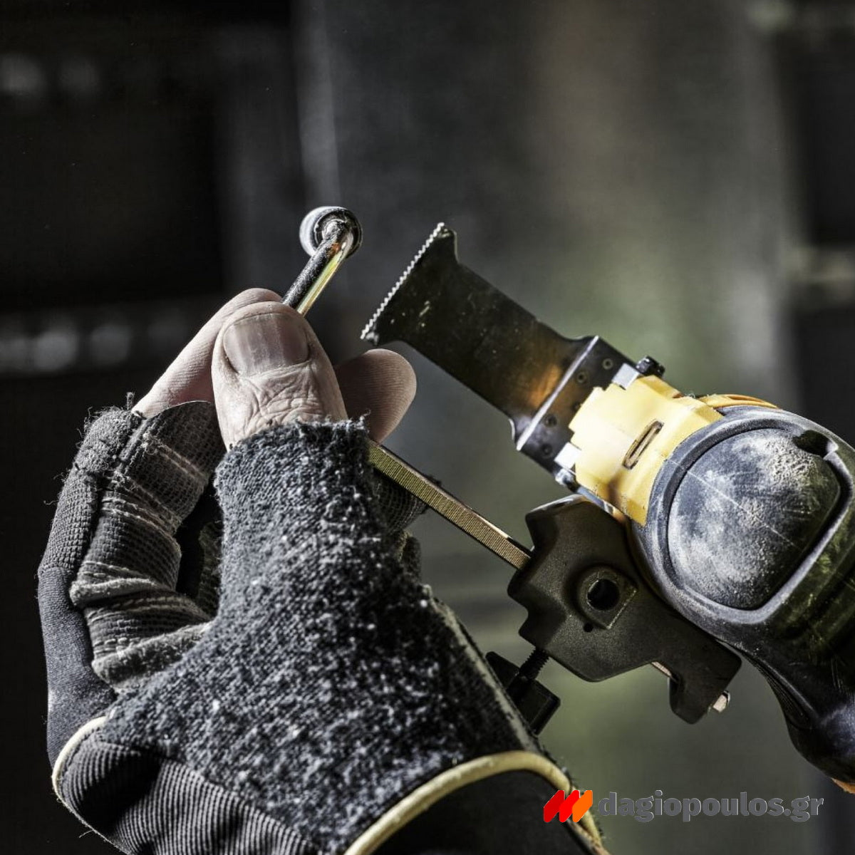 DeWalt DWE315-QS Ηλεκτρικό Πολυεργαλείο 300W Με Εξαρτήματα