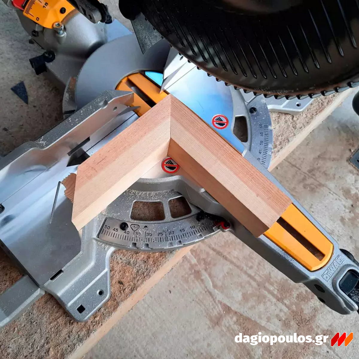 DeWalt DWS727-QS Brushless Ηλεκτρικό Φαλτσοπρίονο Πάγκου Συρόμενο (Radial) 1675W 250mm