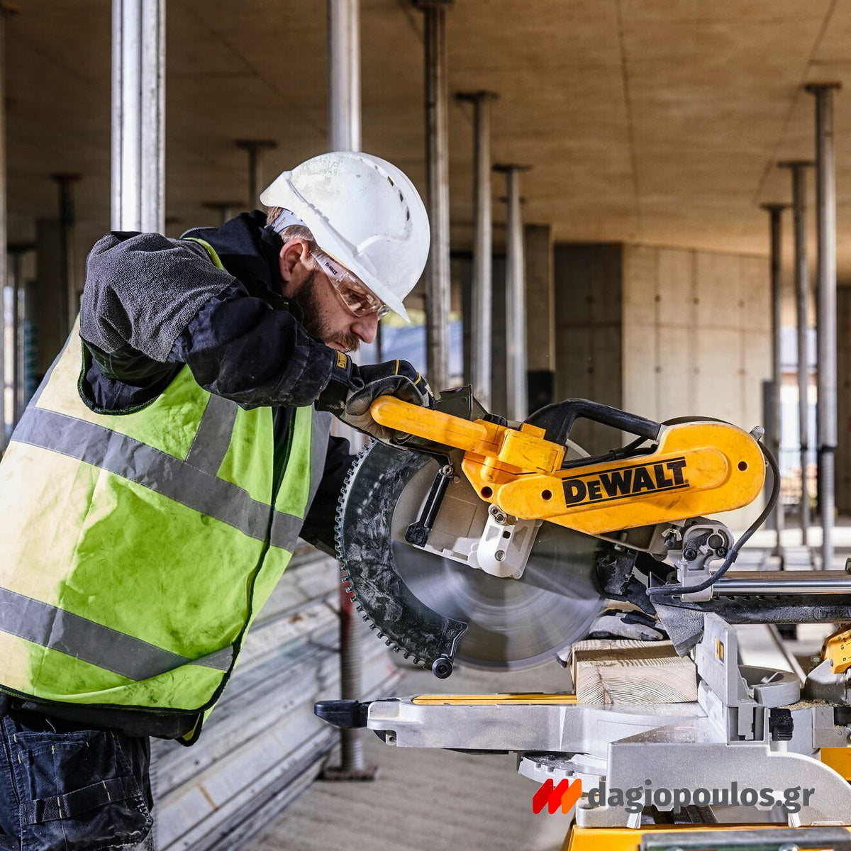 DeWalt DWS780-QS Brushless Ηλεκτρικό Φαλτσοπρίονο Πάγκου Συρόμενο (Radial) 1675W 305mm