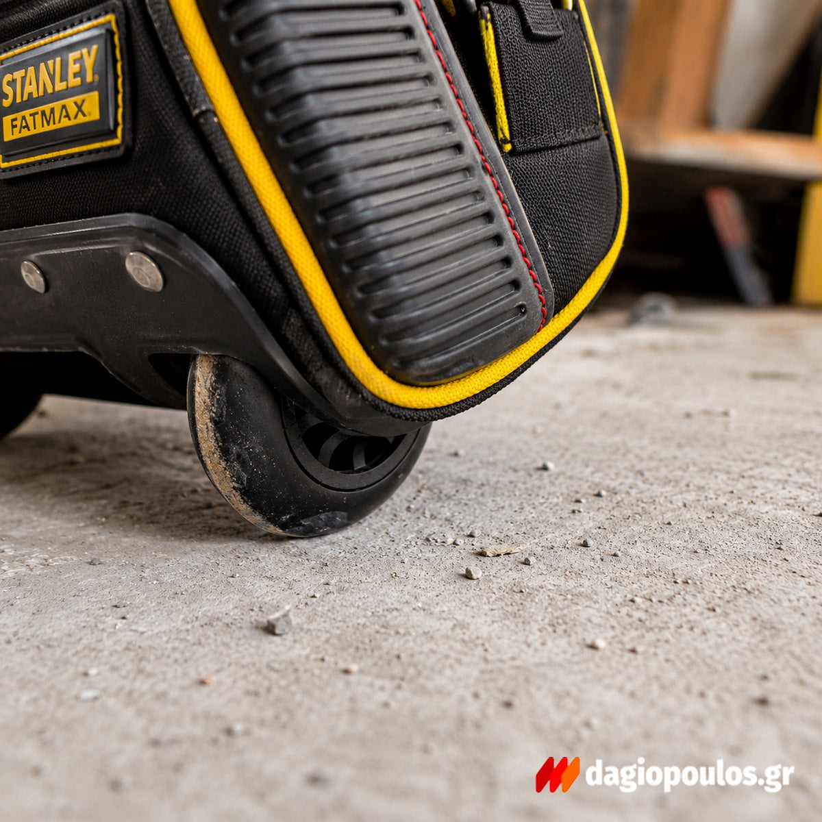 Stanley FMST82706-1 Fatmax Εργαλειοθήκη - Βαλίτσα Υφασμάτινη Τροχήλατη Με Λαβή 60Lt