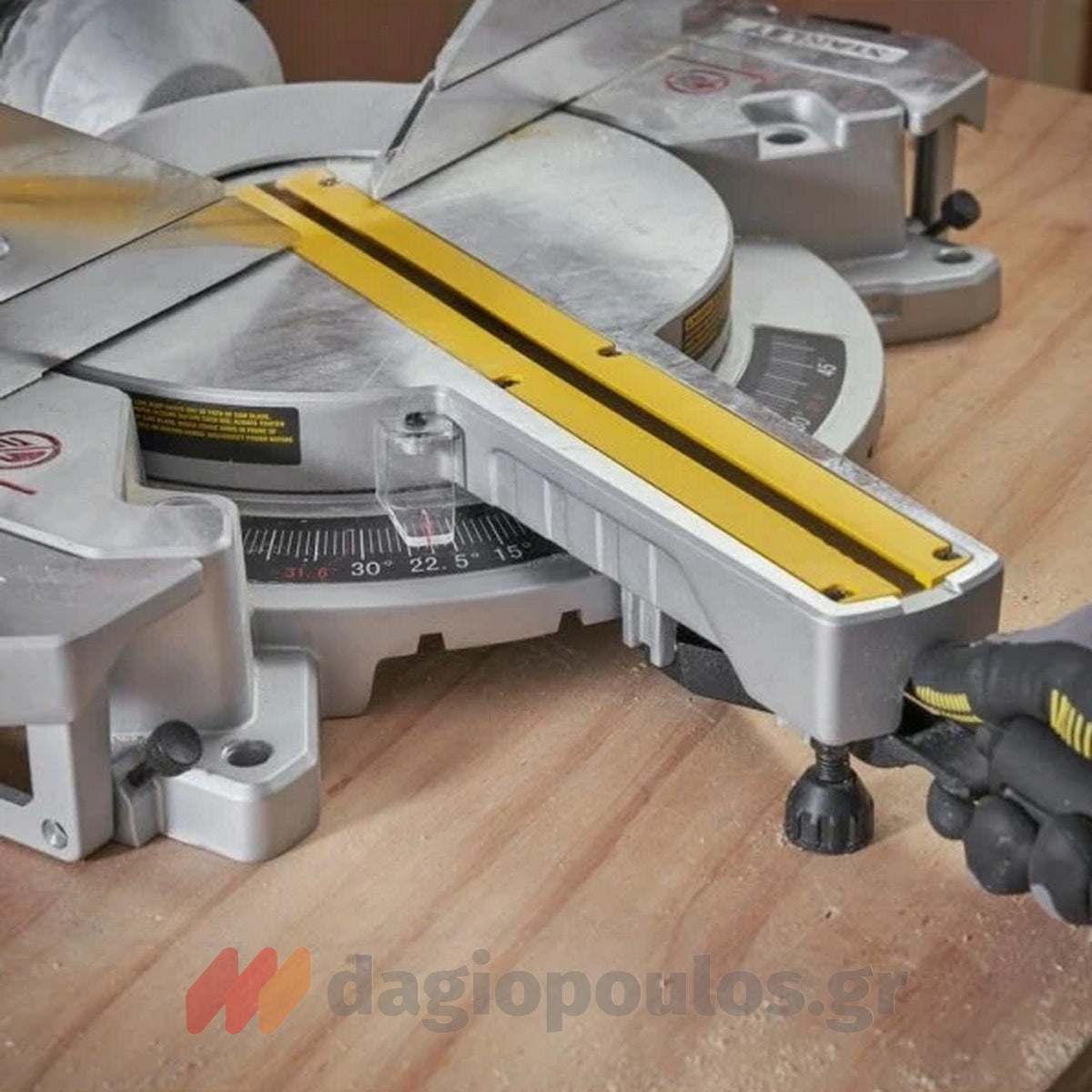 Stanley SM1650 Ηλεκτρικό Φαλτσοπρίονο Πάγκου Συρόμενο (Radial) 1650W 254mm