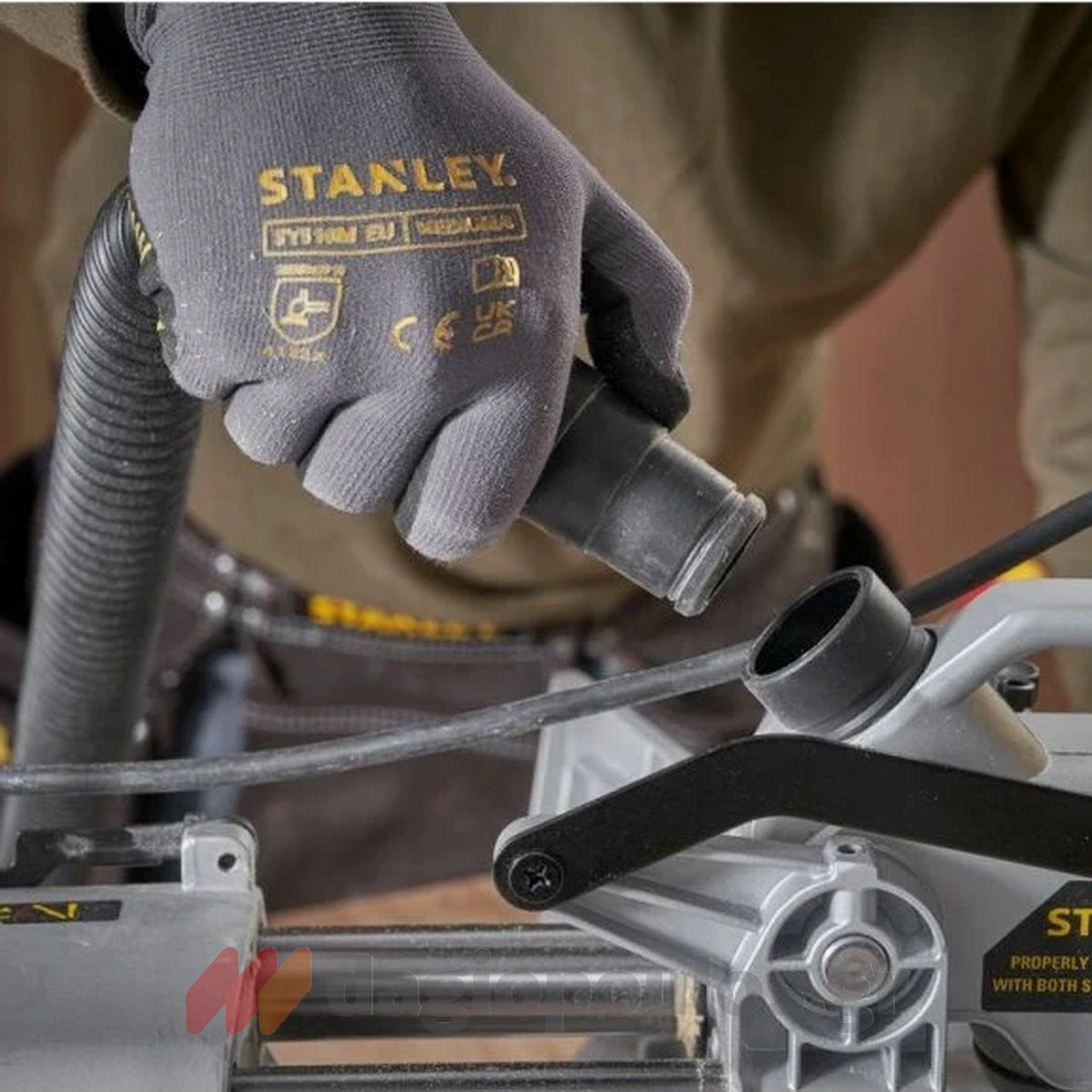 Stanley SM1650 Ηλεκτρικό Φαλτσοπρίονο Πάγκου Συρόμενο (Radial) 1650W 254mm