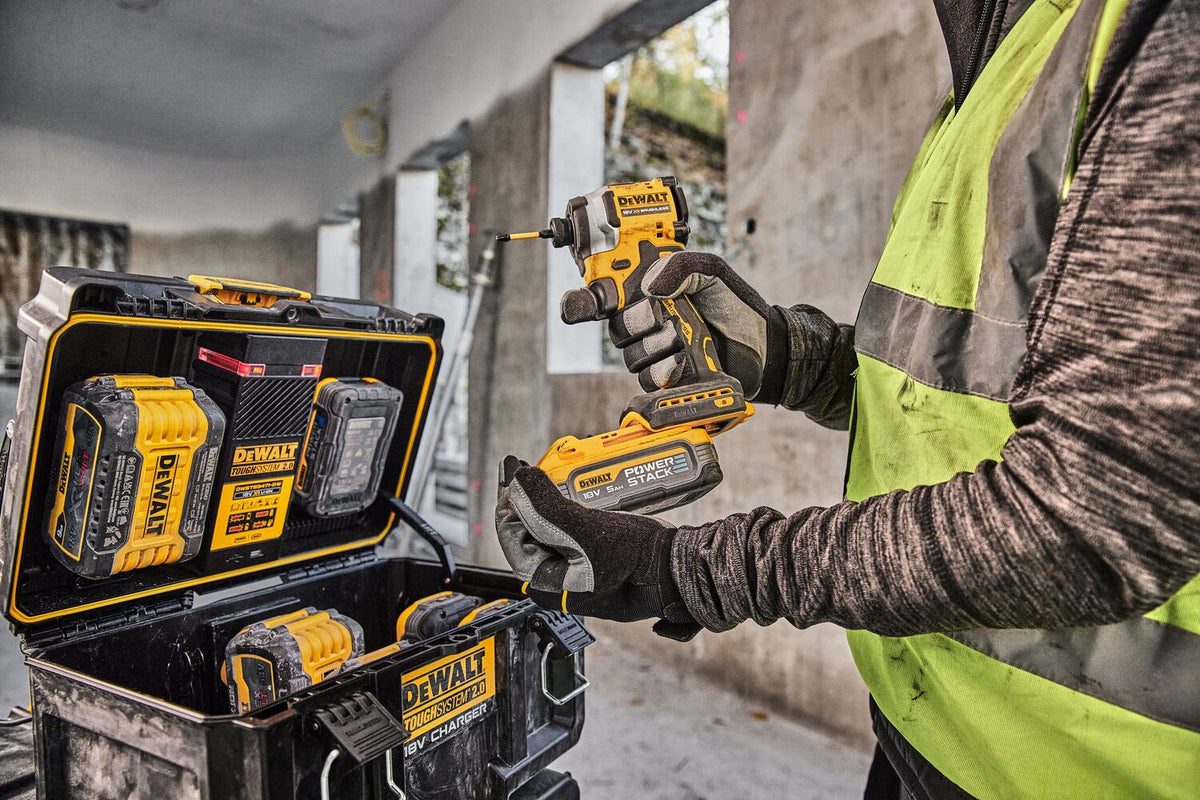DEWALT 18V Powerstack vs XR Flexport Μπαταρίες