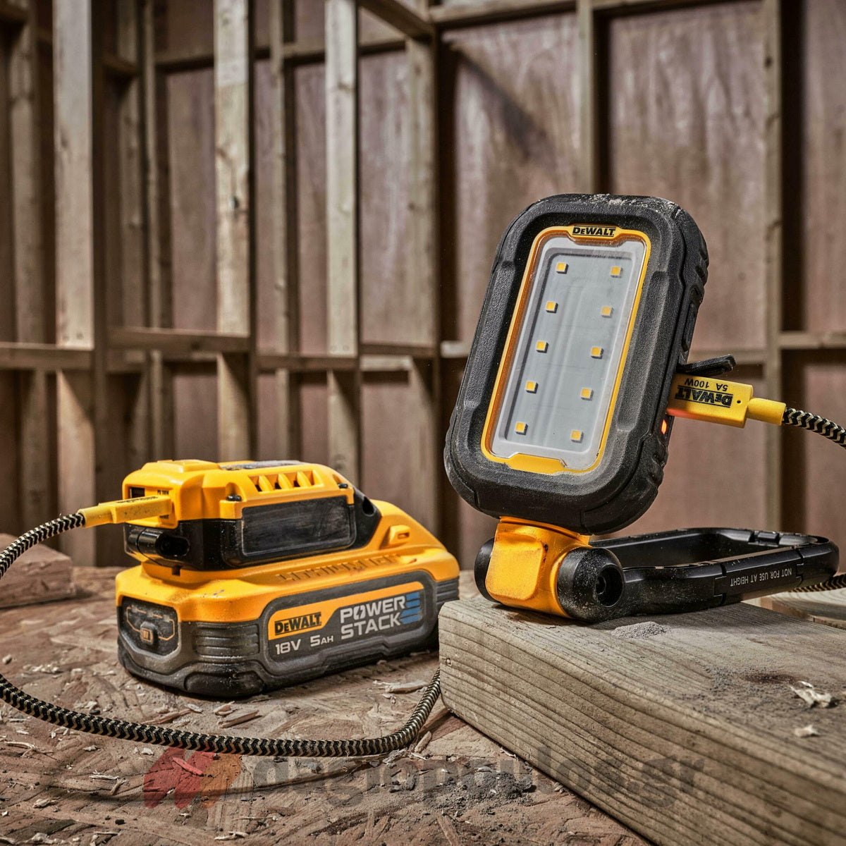 DeWalt DCL182-XJ Φορητός Προβολέας Επιθεώρησης & Εργασίας Μπαταρίας 18V Li-Ion Επαναφορτιζόμενος USB-C 1000 Lumens