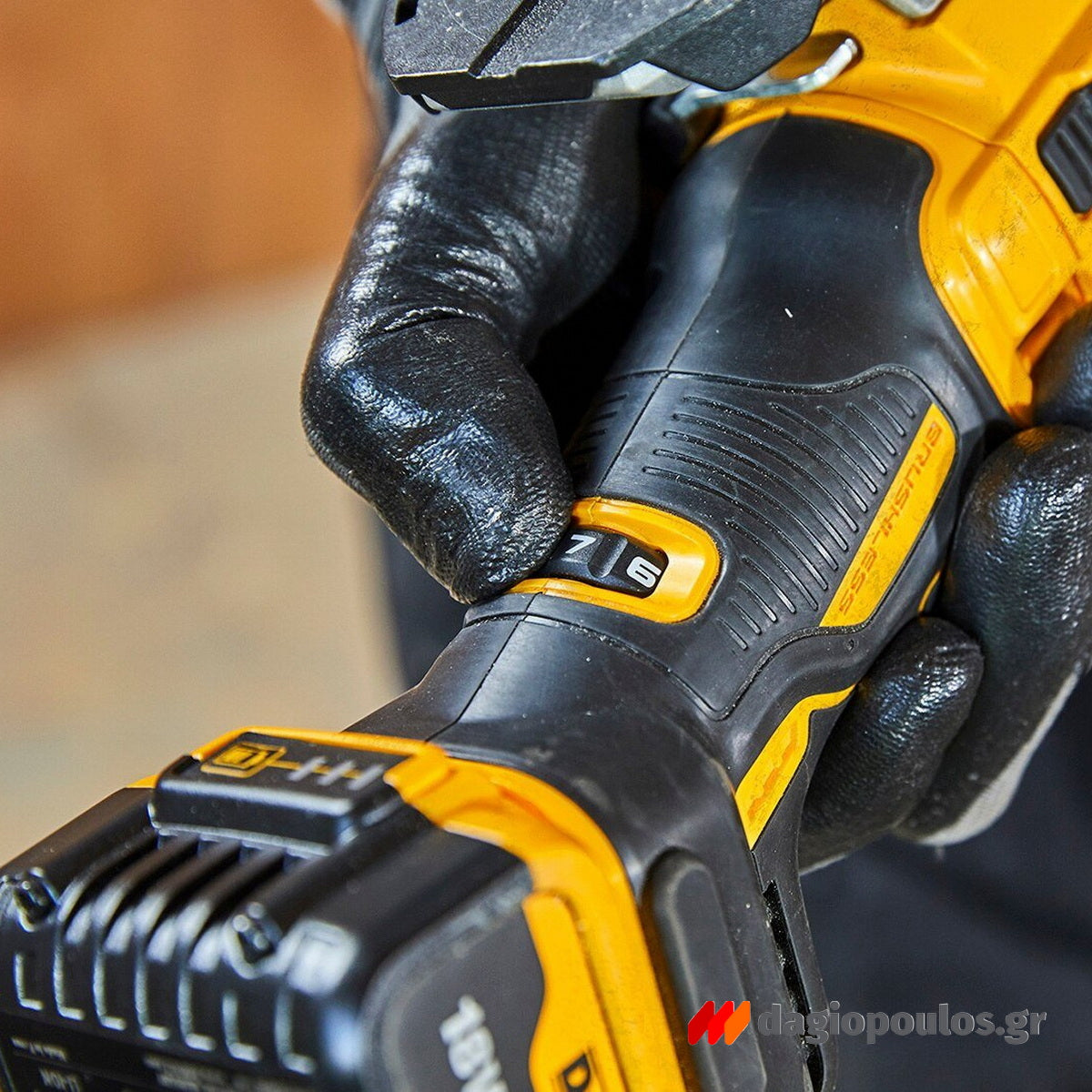 DeWalt DCS335P2-QW Brushless Σέγα Μπαταρίας XR 18V Li-Ion Με 2 Μπαταρίες 5.0Ah - Βαλίτσα T-Stak