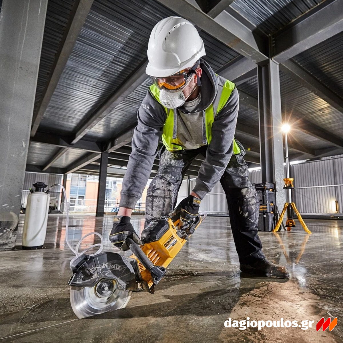 DeWalt DCS691X2-QW Κόφτης Δομικών Υλικών Μπαταρίας 54V Li-Ion 230mm Με 2 Μπατ.9Ah XR FLEXVOLT - Φορτιστή