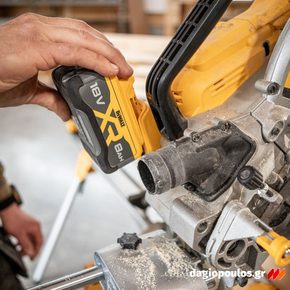 DeWalt DCS782N-XJ Brushless Φαλτσοπρίονο Πάγκου Συρόμενο (Radial) Μπαταρίας 18V XR FLEXVOLT 305mm SOLO