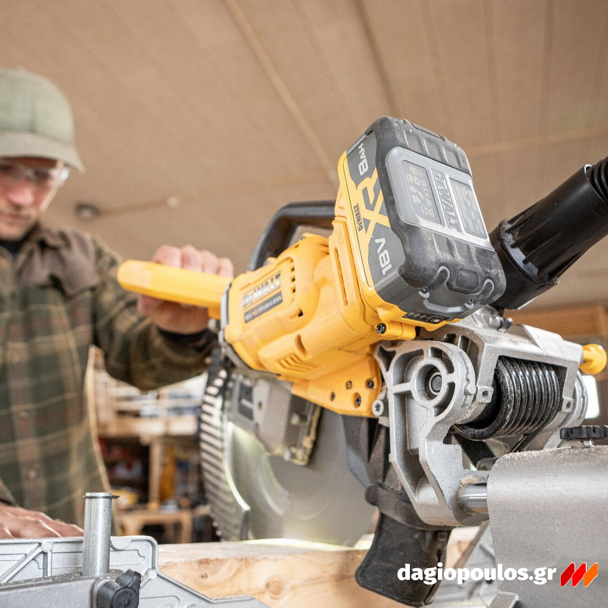 DeWalt DCS782N-XJ Brushless Φαλτσοπρίονο Πάγκου Συρόμενο (Radial) Μπαταρίας 18V XR FLEXVOLT 305mm SOLO