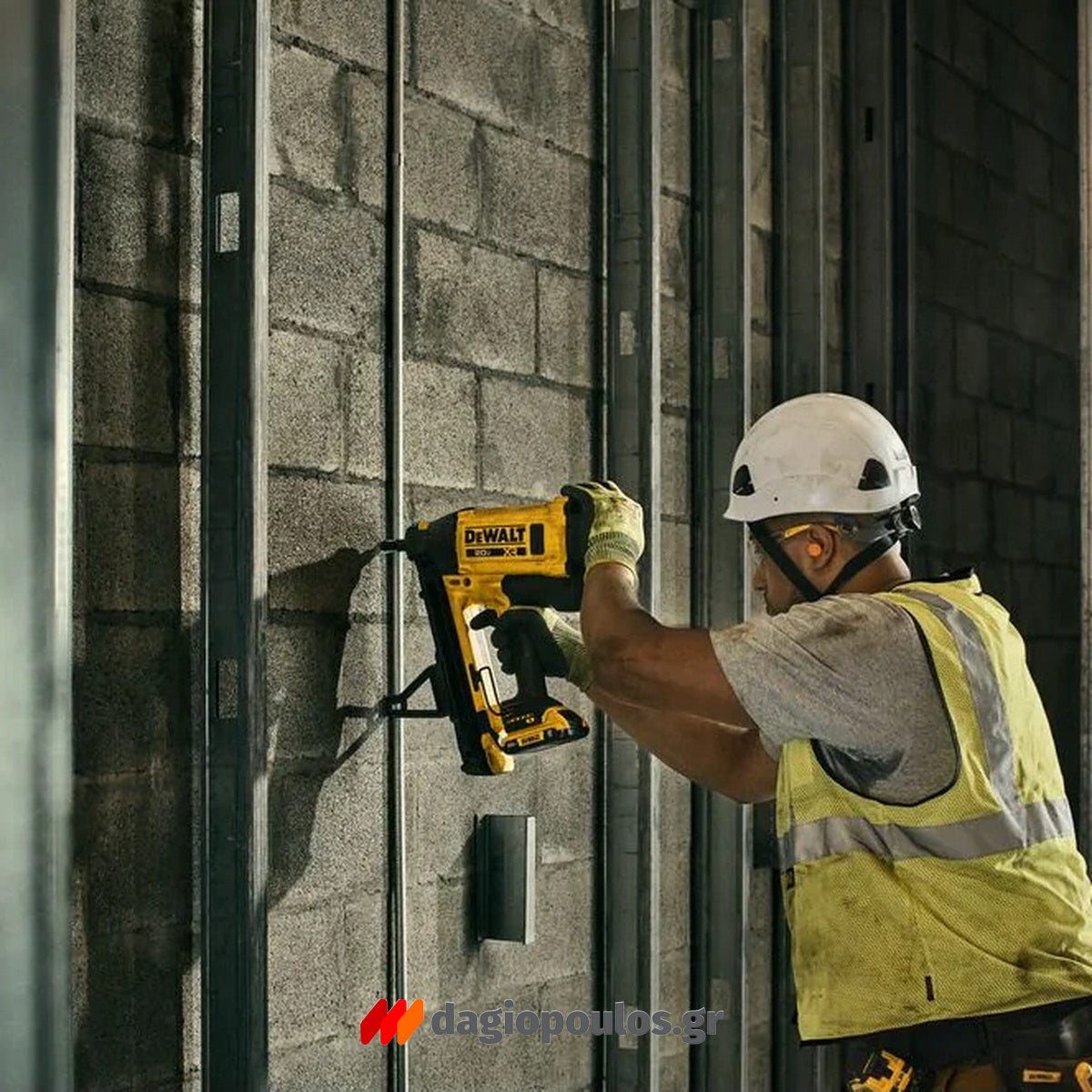 DeWalt DGN845NT-XJ Καρφωτικό Αερίου - Μπαταρίας 18V Li-Ion SOLO Με Βαλίτσα T-Stak