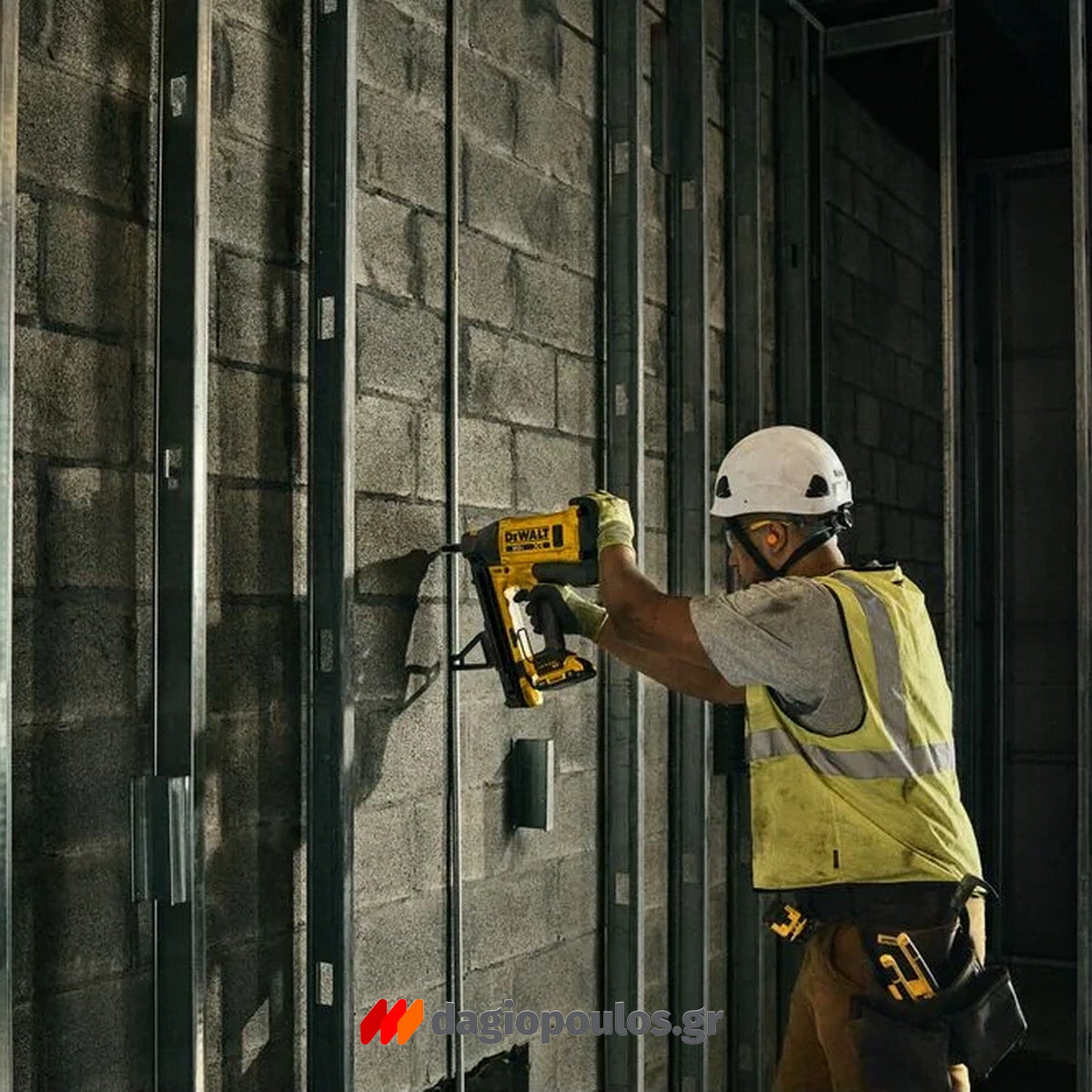 DeWalt DGN845NT-XJ Καρφωτικό Αερίου - Μπαταρίας 18V Li-Ion SOLO Με Βαλίτσα T-Stak