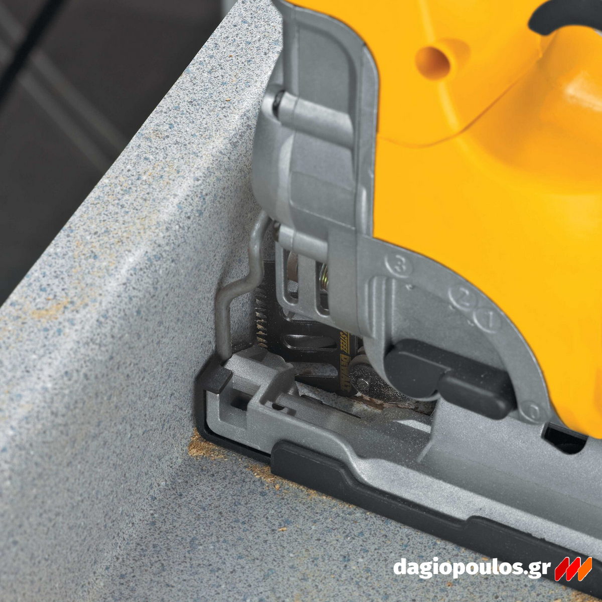 DeWalt DW331K-QS Ηλεκτρική Σέγα 701W Με Βαλίτσα