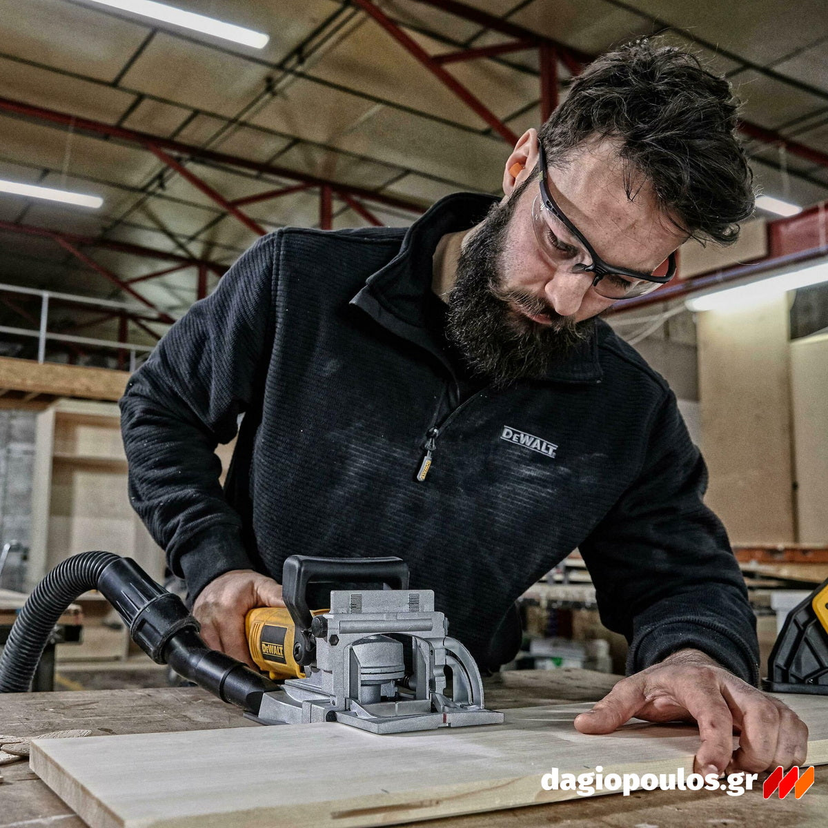 DeWalt DW682K-QS Ηλεκτρική Φρεζοκαβιλιέρα 600W