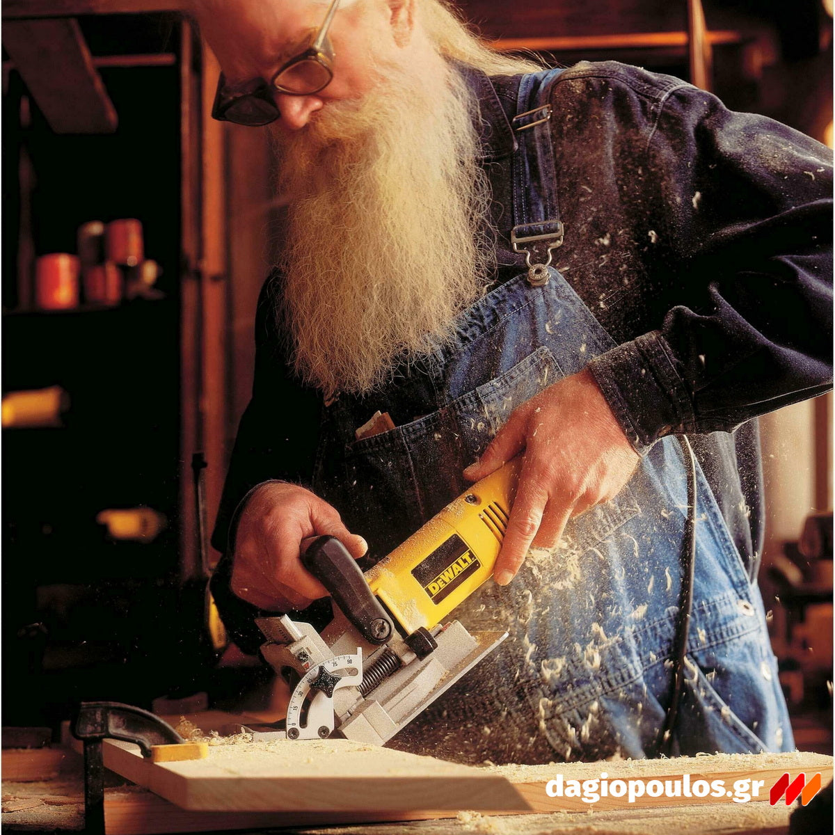DeWalt DW682K-QS Ηλεκτρική Φρεζοκαβιλιέρα 600W