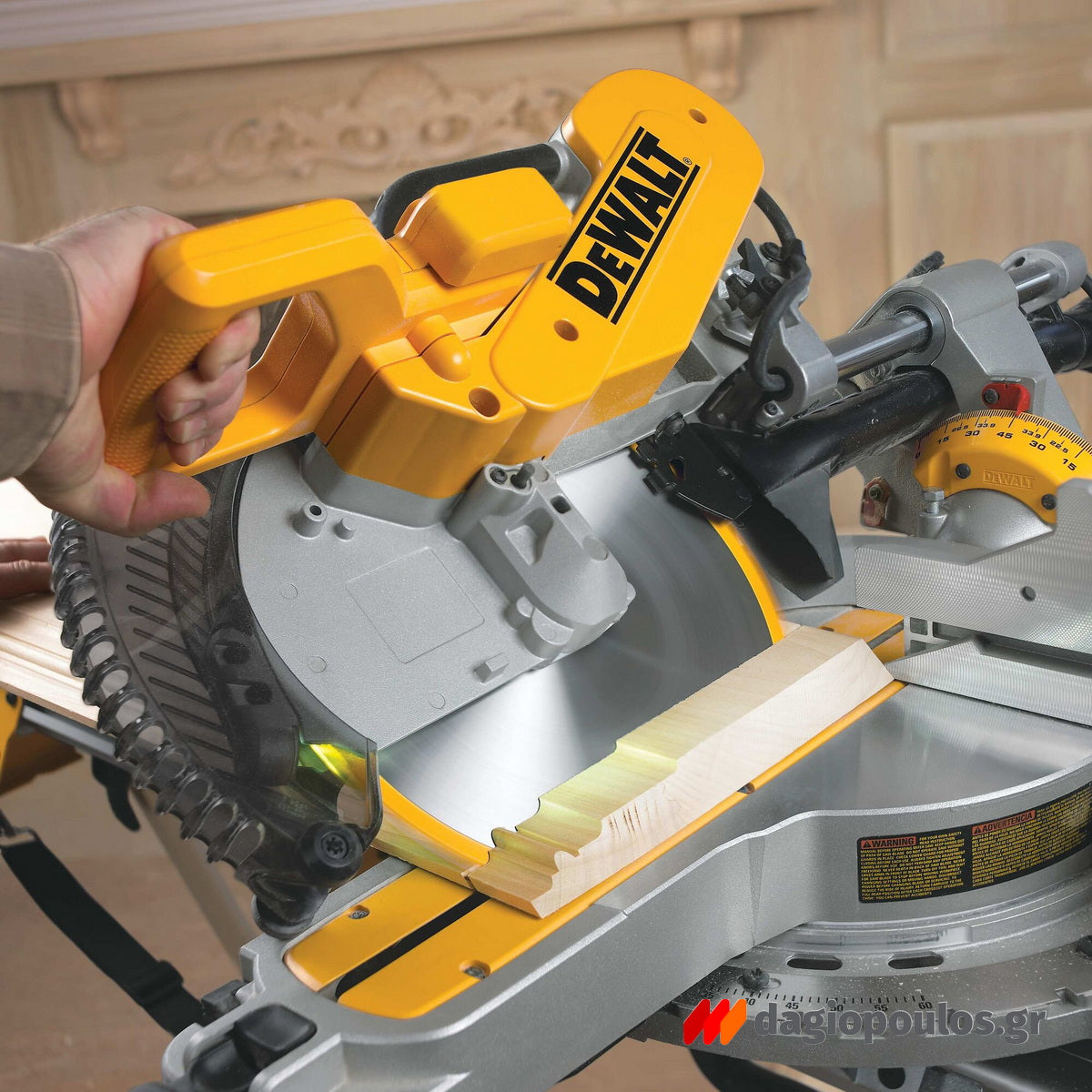 DeWalt DWS780-QS Brushless Ηλεκτρικό Φαλτσοπρίονο Πάγκου Συρόμενο (Radial) 1675W 305mm