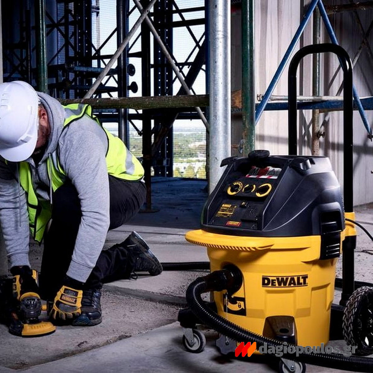 DeWalt DWV905M-QS Ηλεκτρική Σκούπα Υγρών / Στερεών 1400W Με Δοχείο 38Ltr