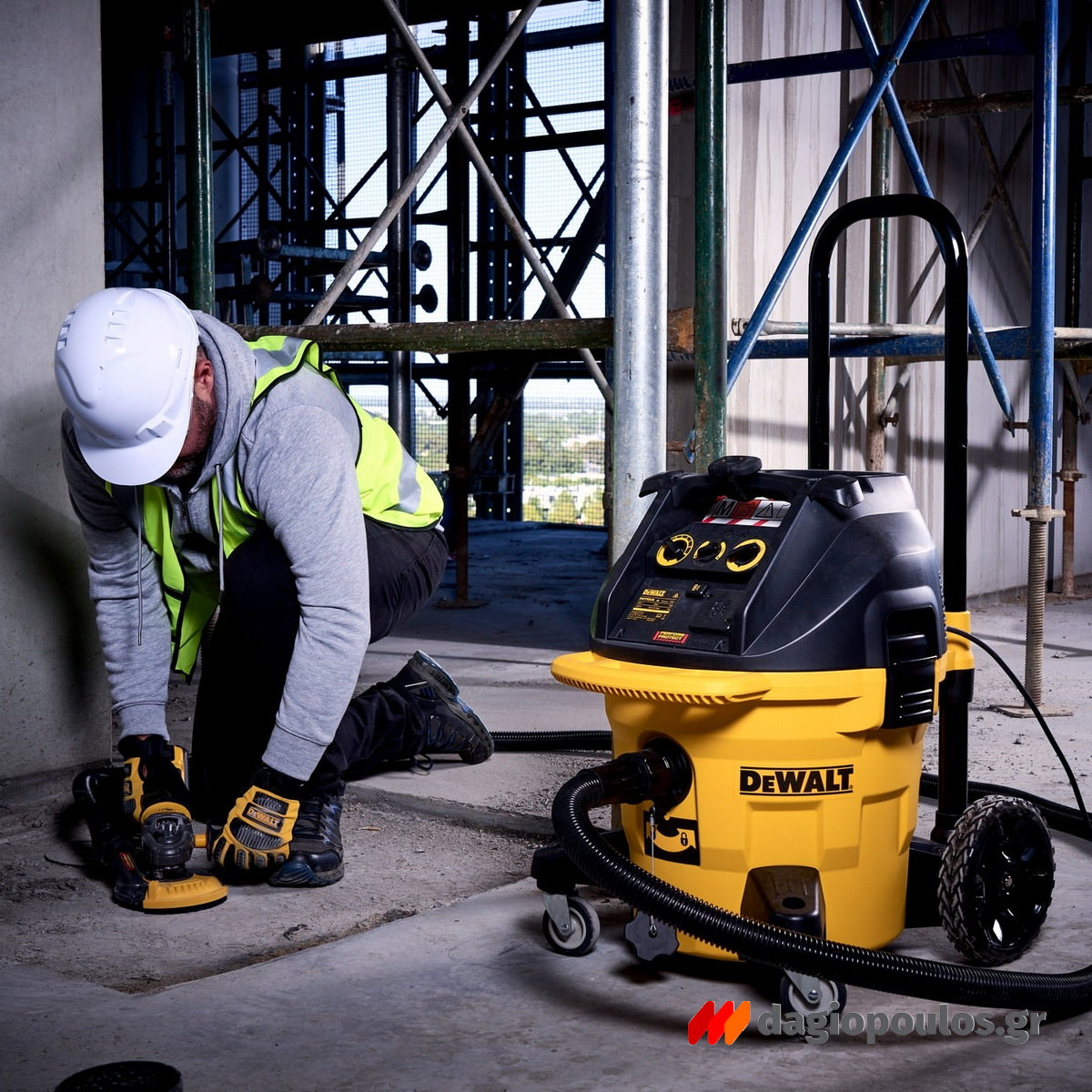 DeWalt DWV905M-QS Ηλεκτρική Σκούπα Υγρών / Στερεών 1400W Με Δοχείο 38Ltr