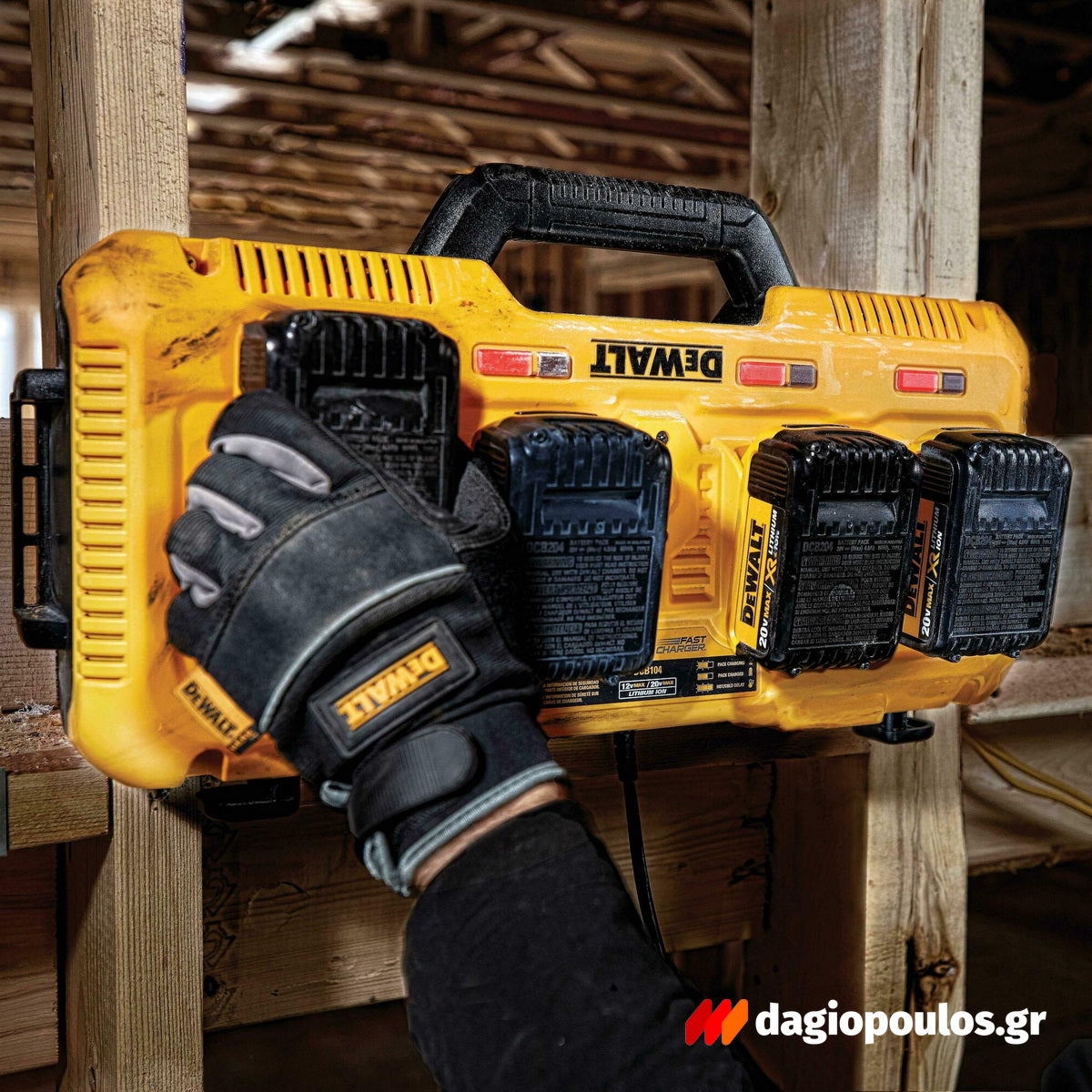 Dewalt DCB104-QW Ταχυφορτιστής 4 Θέσεων Μπαταριών XR Flexvolt Powerstack 8Α 10.8-12-14.4-18V Li-Ion