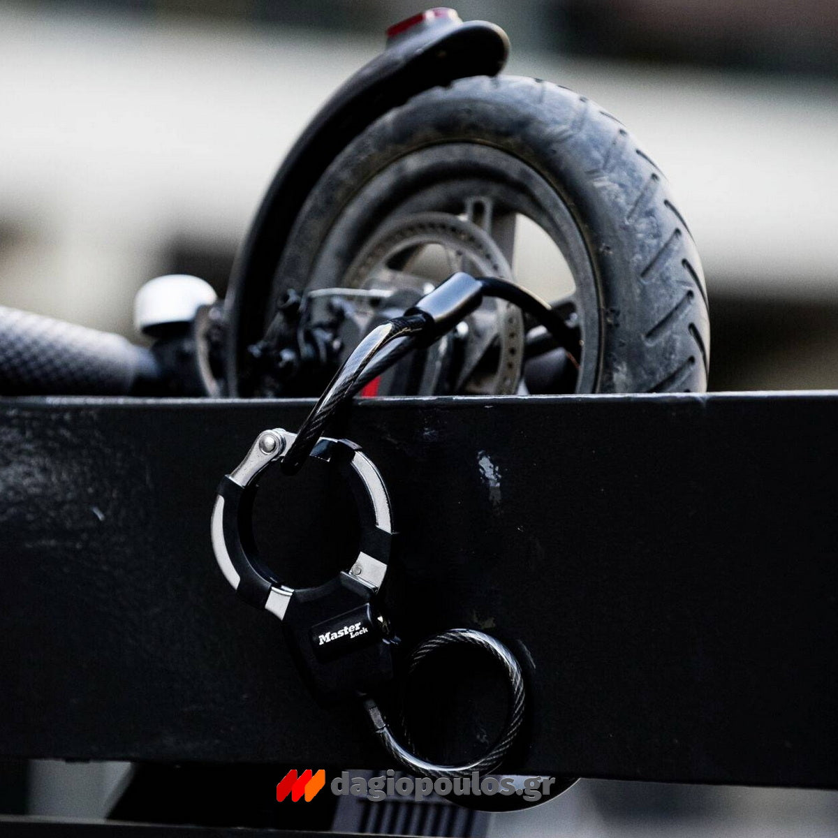 Master Lock 8275EURDPROBLK Κλειδαριά Ποδηλάτου Scooter Πατινιού Συρματόσκοινο Χειροπέδα Με Κλειδί 8mm x 100cm