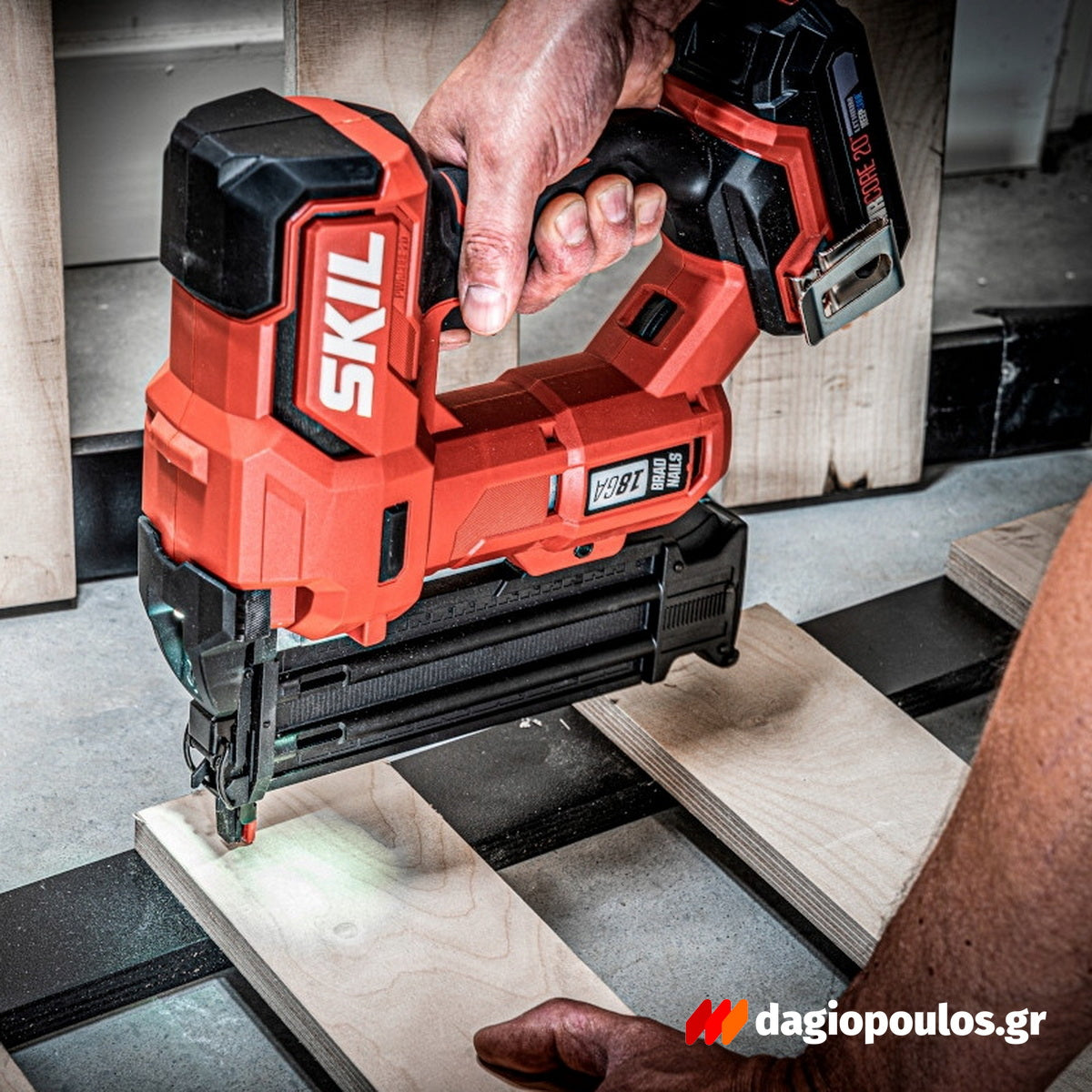 Skil 3885 CA 20V Max Brushless Καρφωτικό Μπαταρίας 18V Li-Ion & Μπαταρία - Φορτιστή 3111 AA