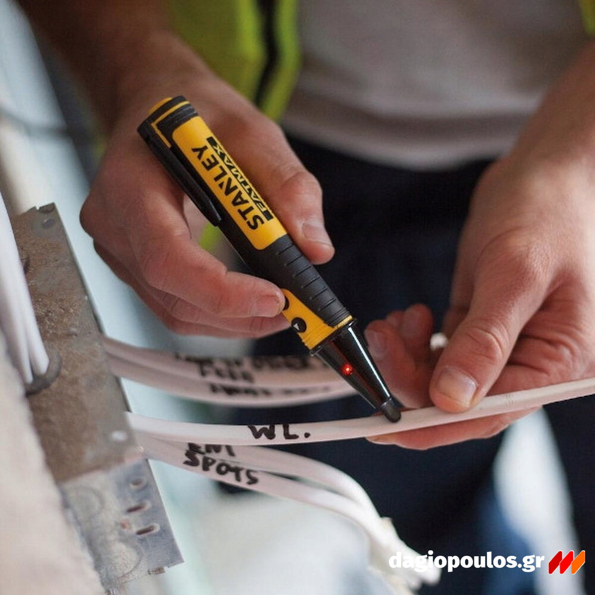 Stanley FMHT82567-0 Ανιχνευτής Μετάλλων & Τάσης Ρεύματος 20-1000V