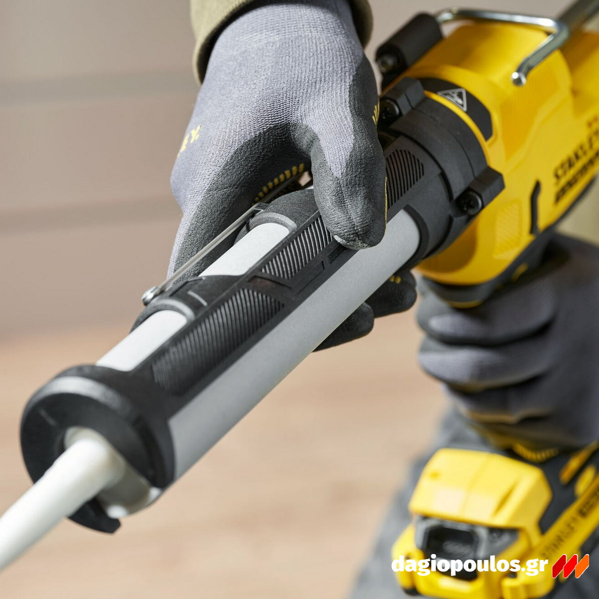 Stanley SFMCE600B-XJ V20 Πιστόλι Σιλικόνης Μπαταρίας 18V Li-Ion 310ml SOLO