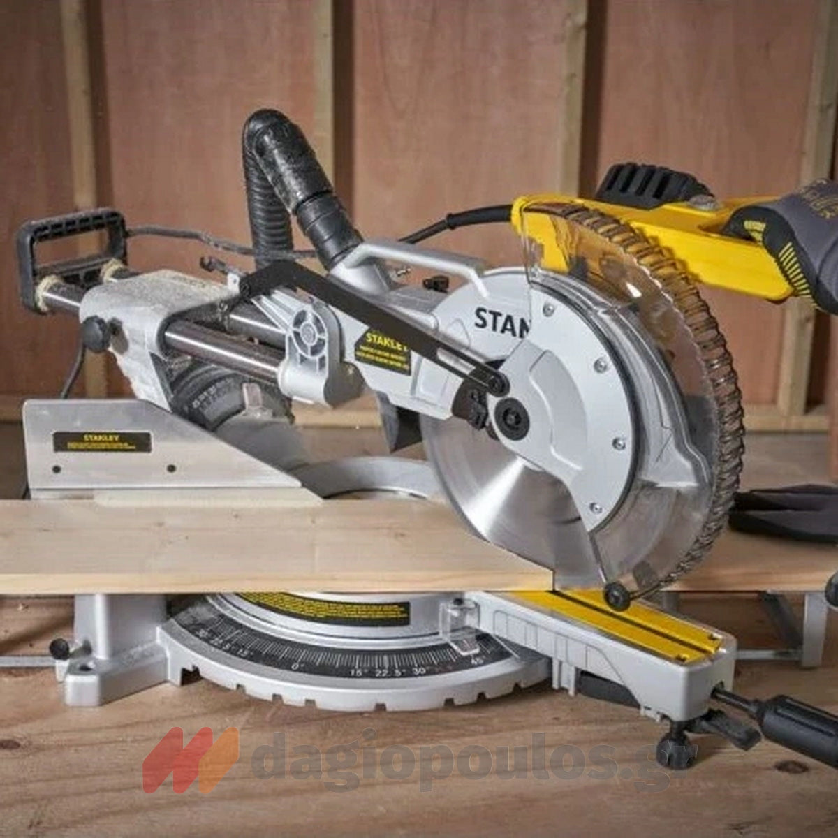 Stanley SM1650 Ηλεκτρικό Φαλτσοπρίονο Πάγκου Συρόμενο (Radial) 1650W 254mm