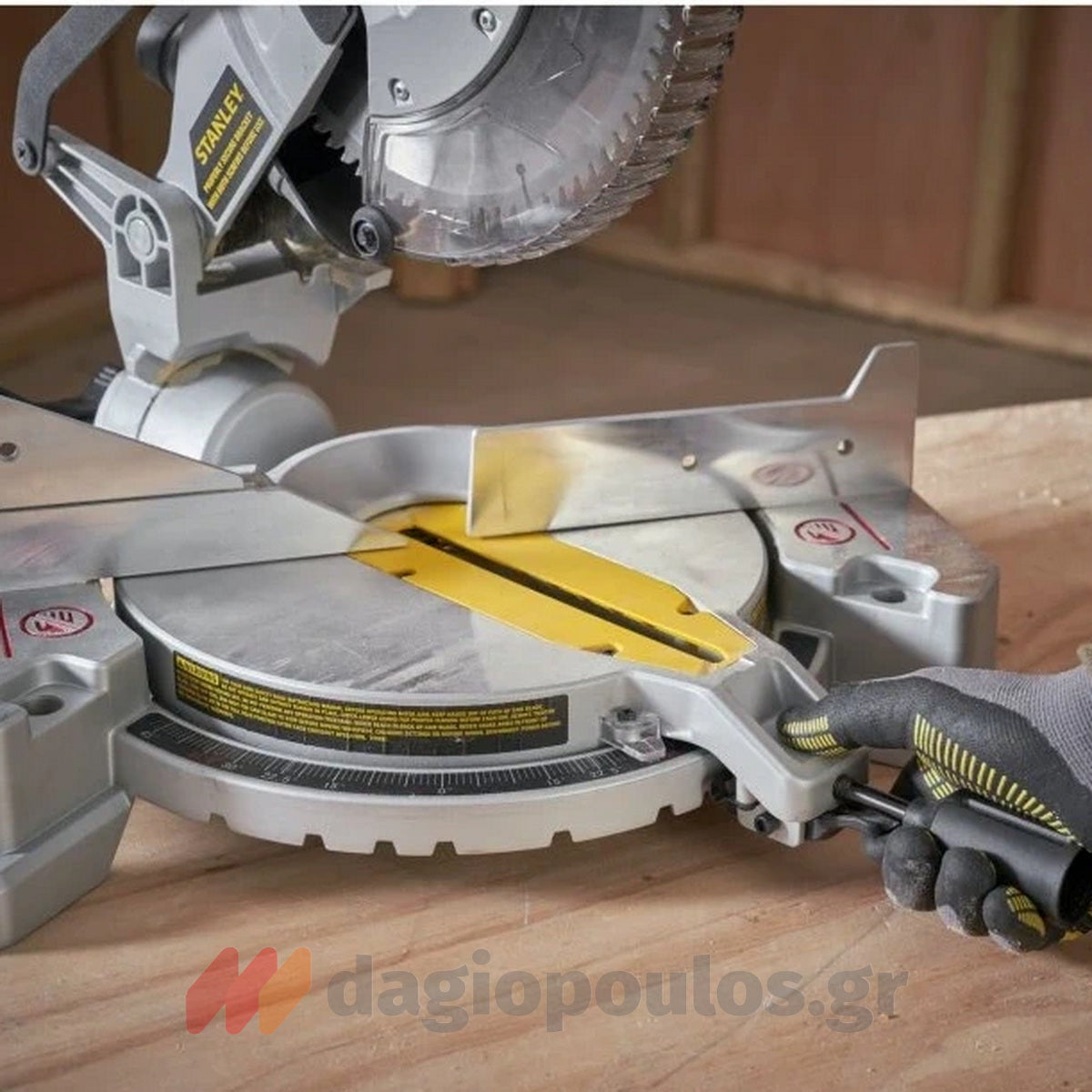 Stanley SM1650 Ηλεκτρικό Φαλτσοπρίονο Πάγκου Συρόμενο (Radial) 1650W 254mm