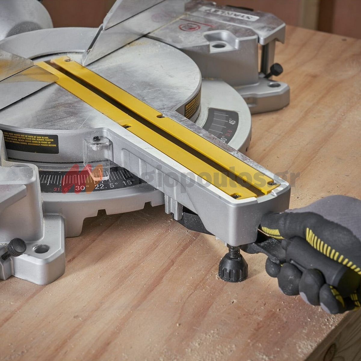 Stanley SM1800-QS Ηλεκτρικό Φαλτσοπρίονο Πάγκου Συρόμενο (Radial) 1800W 254mm