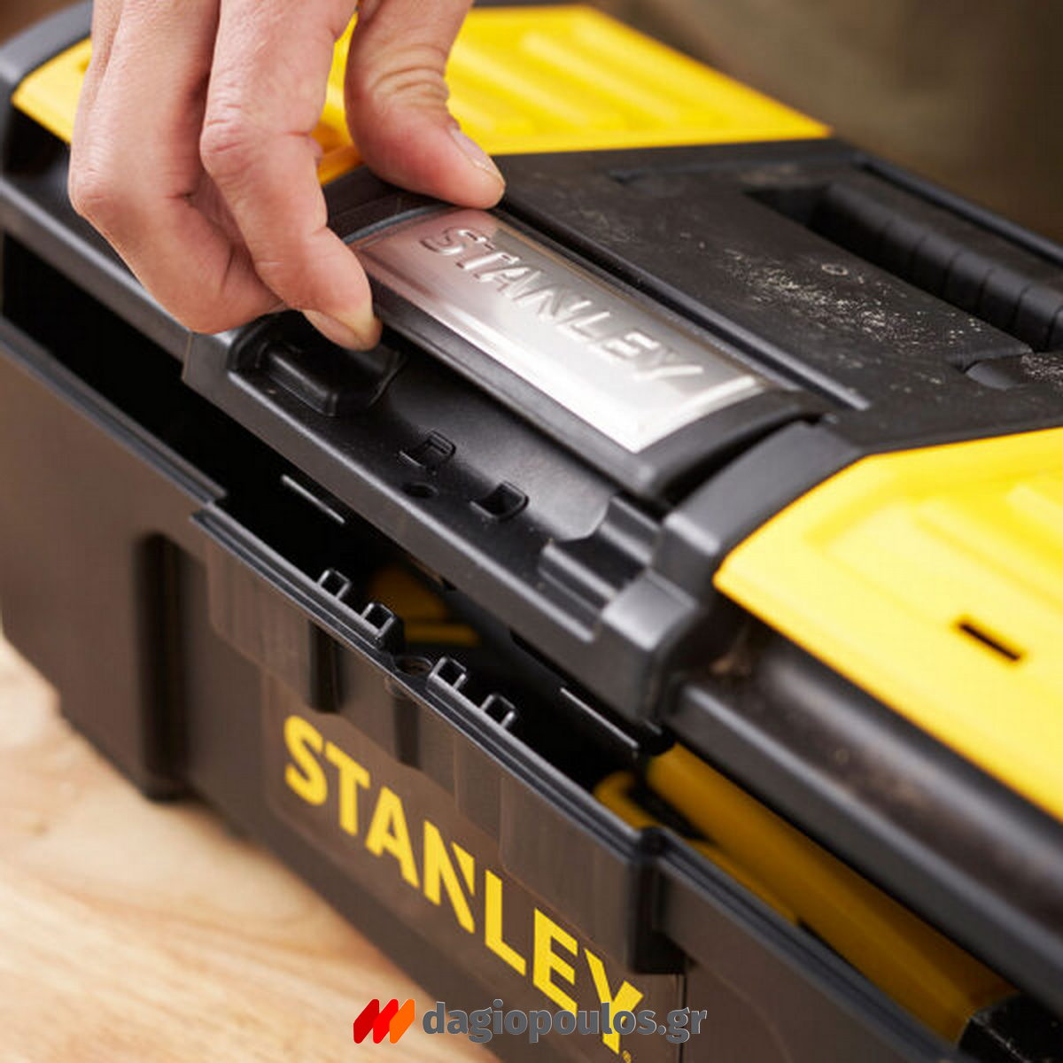 Stanley 1-79-216 Εργαλειοθήκη Κλειστού Τύπου 16"